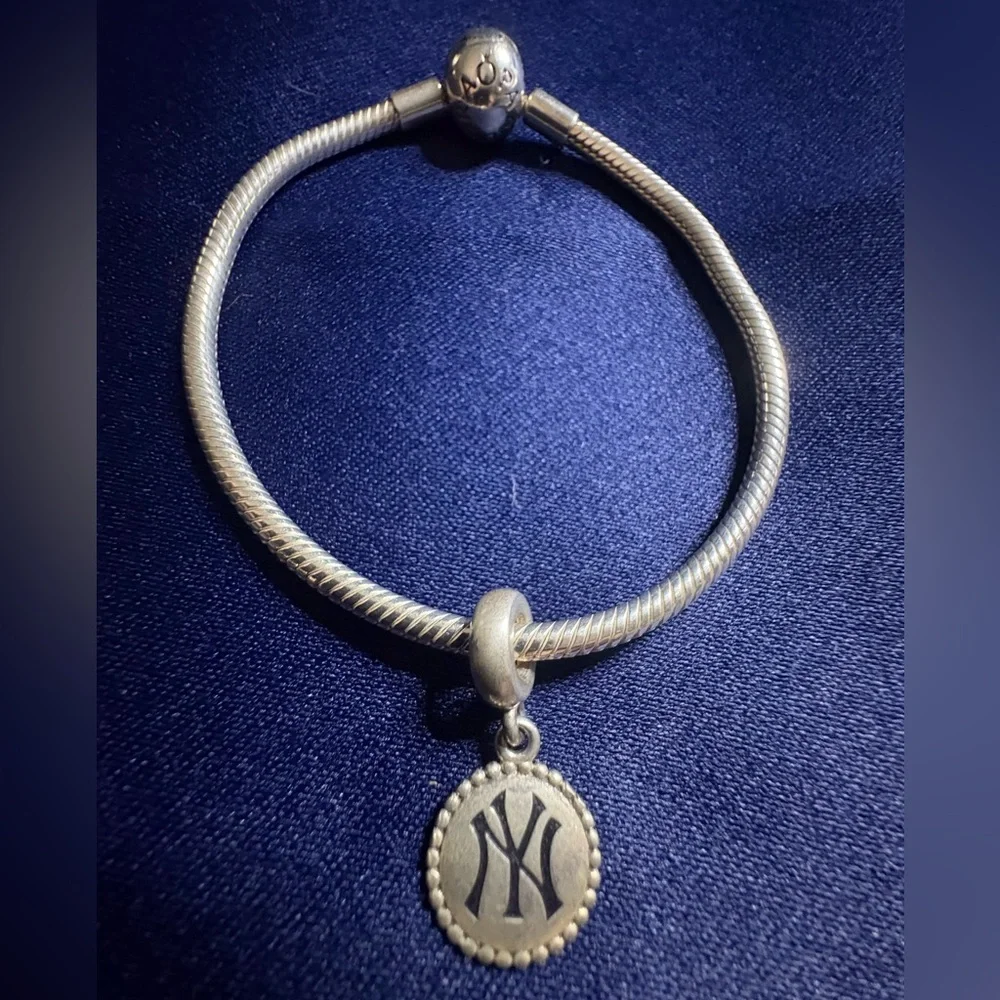 Charm Pandora NY Yankees Pendant Sterling Silver (bracelet not included)